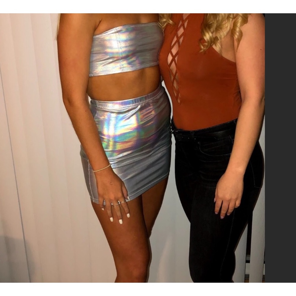 Holographic bra and skirt set. - Picture 2 of 2